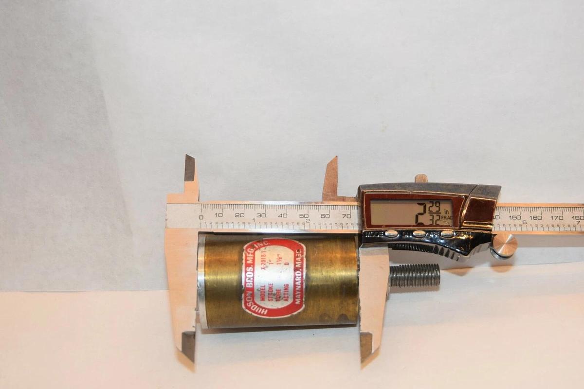 (NEW) HUDSON BROS MFG INC X-2018-1 1" Stroke 1-1/2" Bore Pneumatic Cylinder