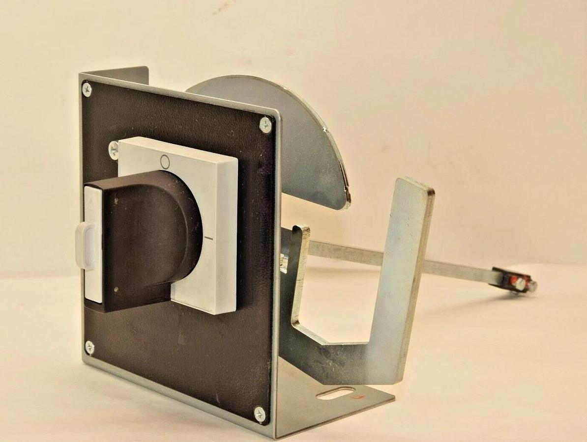 Used SIEMENS 8UC9400 Interlocking Kit for Circuit Breaker