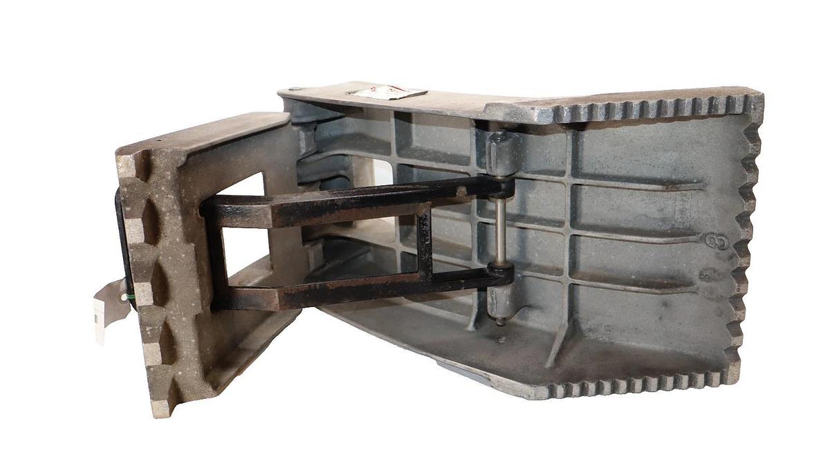 Used Zico Aluminum Quic-Choc Large Truck Wheel Chock  SAC-44-E  SAC44E max 44" dia