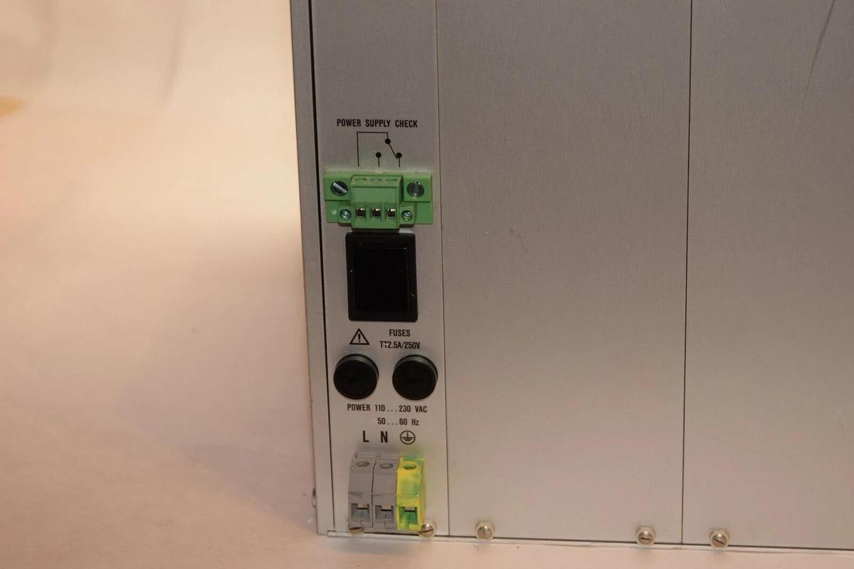 Used VIBRO-METER 204-040-100-012 KW38/04 VM600 P1-P2 Back Plane Rack