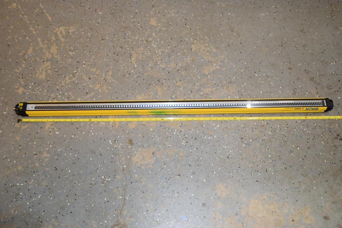 Used SICK XC40S-1203A0A00BA0 C4000 Series 1200mm 24Vdc  Light Curtain Sender