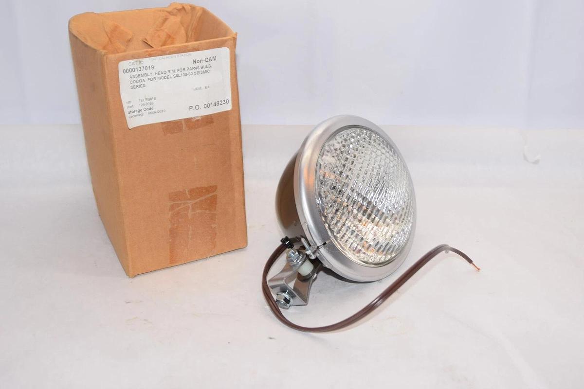 (New) 0000137019 S6L100-80 VINTAGE Ratrod Automotive Head light 5.7V 20W Bulb