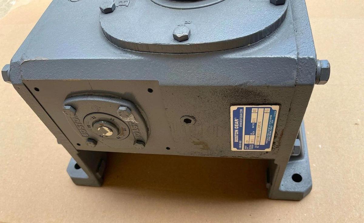 BOSTON GEAR Double Reduction Speed Reducer Worm Gear Box HFWA738C600B5HP26 600:1