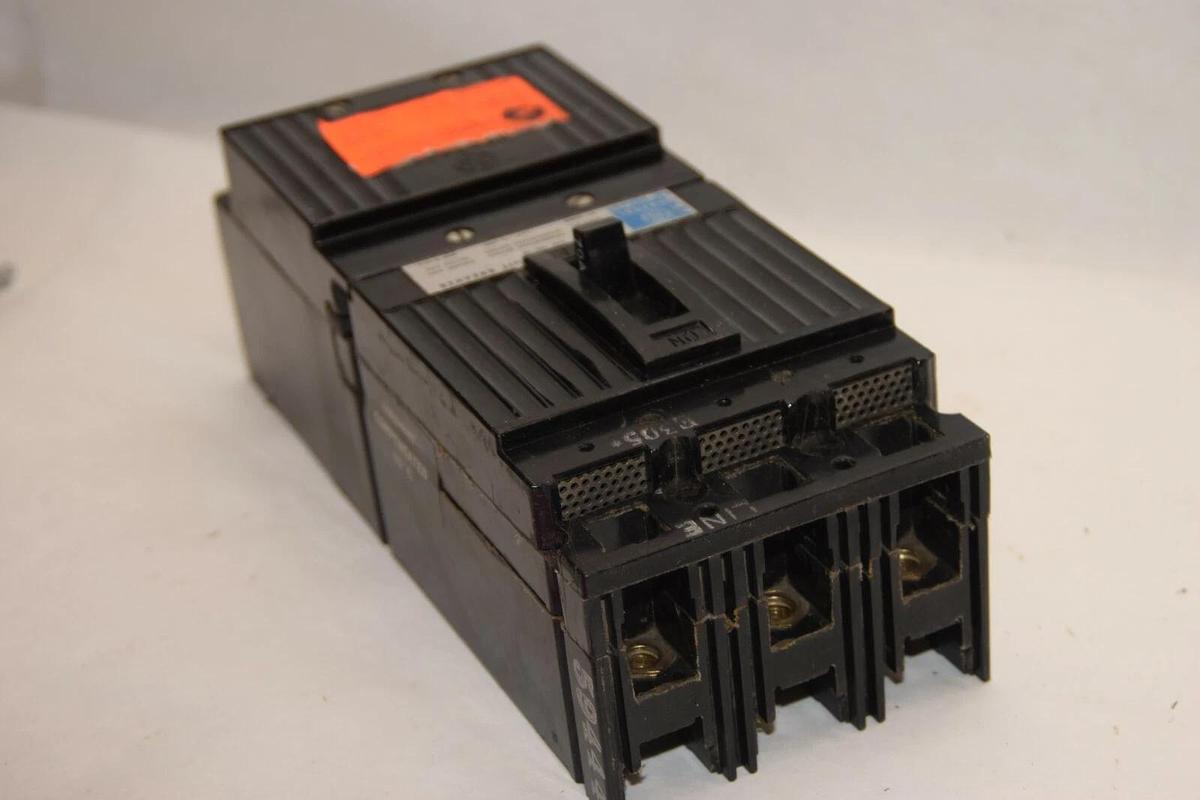 Used GE GENERAL ELECTRIC TB13070AW 70A 70 Amp 70A 600Vac 3P Circuit Breaker