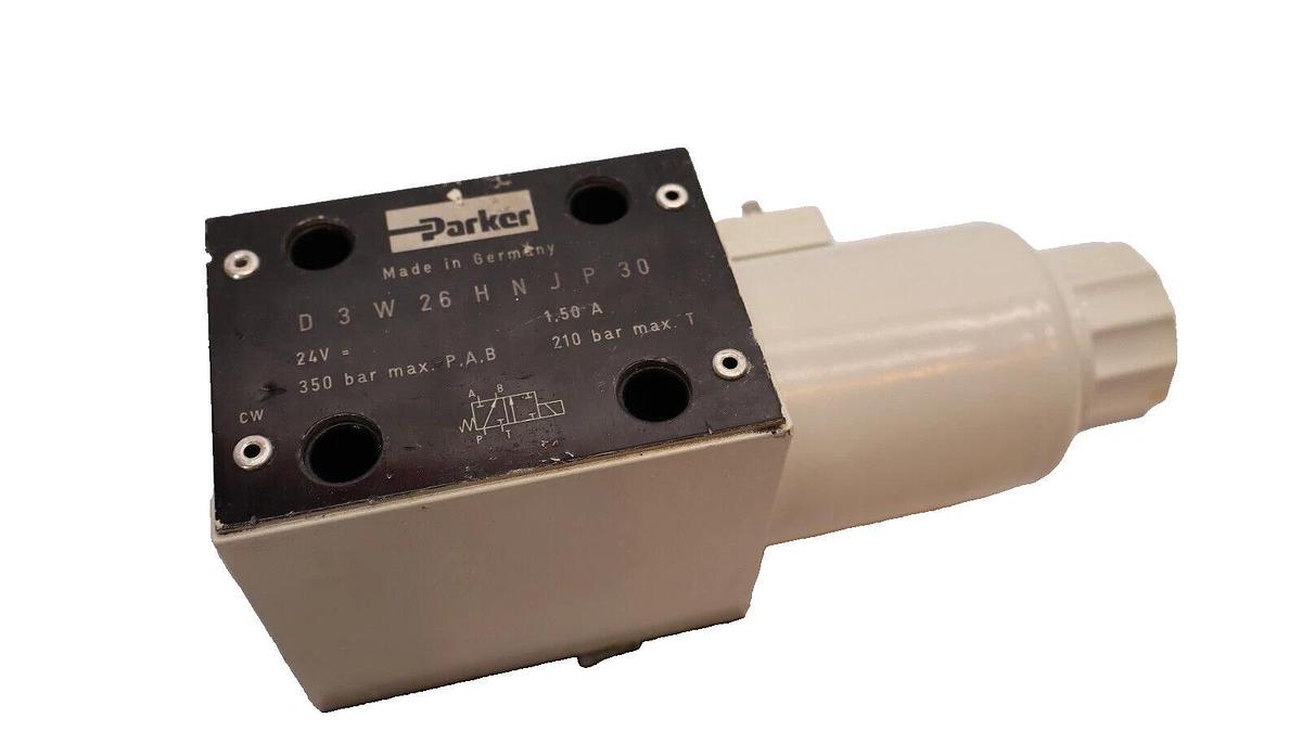 (NEW) PARKER D3W26HNJP30 24V 1.50A Directional Valve
