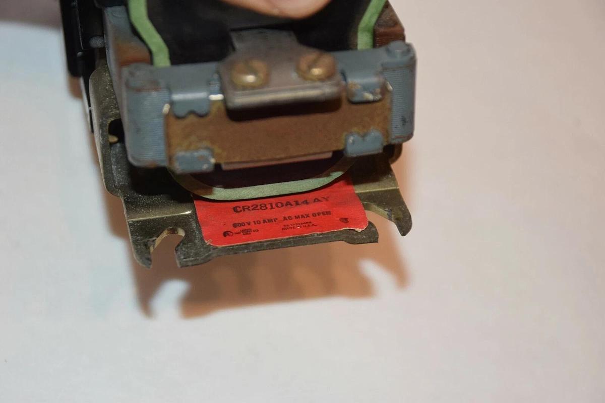Used GE CR2810A14AY 600V 10A 115V 60Hz COIL LIGHTING CONTACTOR