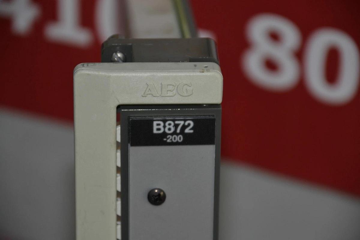 Used MODICON ANALOG VOLTAGE OUTPUT MODULE AS-B872-200 ASB872200 AS B872 200