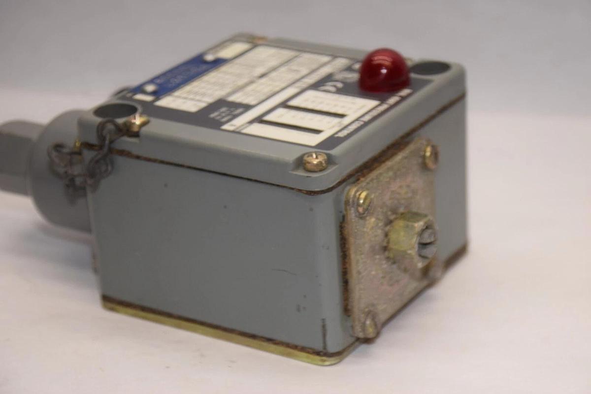 Used ALLEN BRADLEY 836T-T253JX15 Series A Pressure Control Switch
