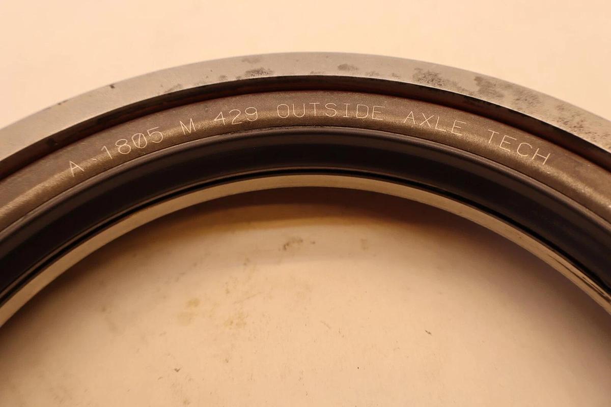 (NEW) AXLETECH 1805L428 Oil Seal