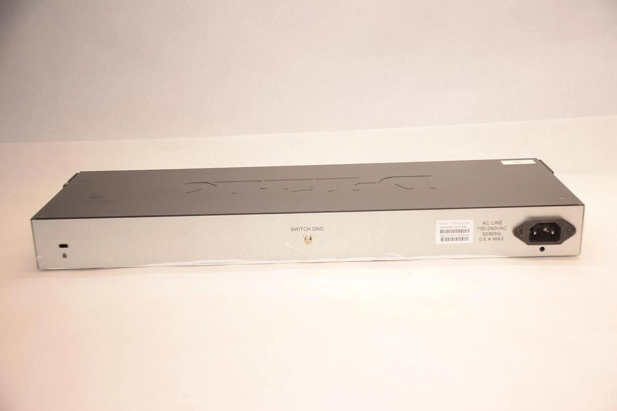 Used D-LINK DGS-1210-28 100-240V 0.6A Web Smart Switch