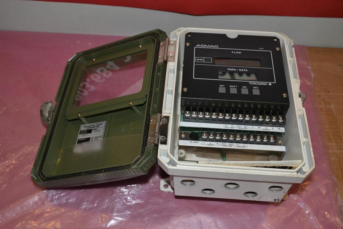 Used YOKOGAWA ADMAG MAGNETIC FLOW CONVERTER AM11 ASA1A AM 11