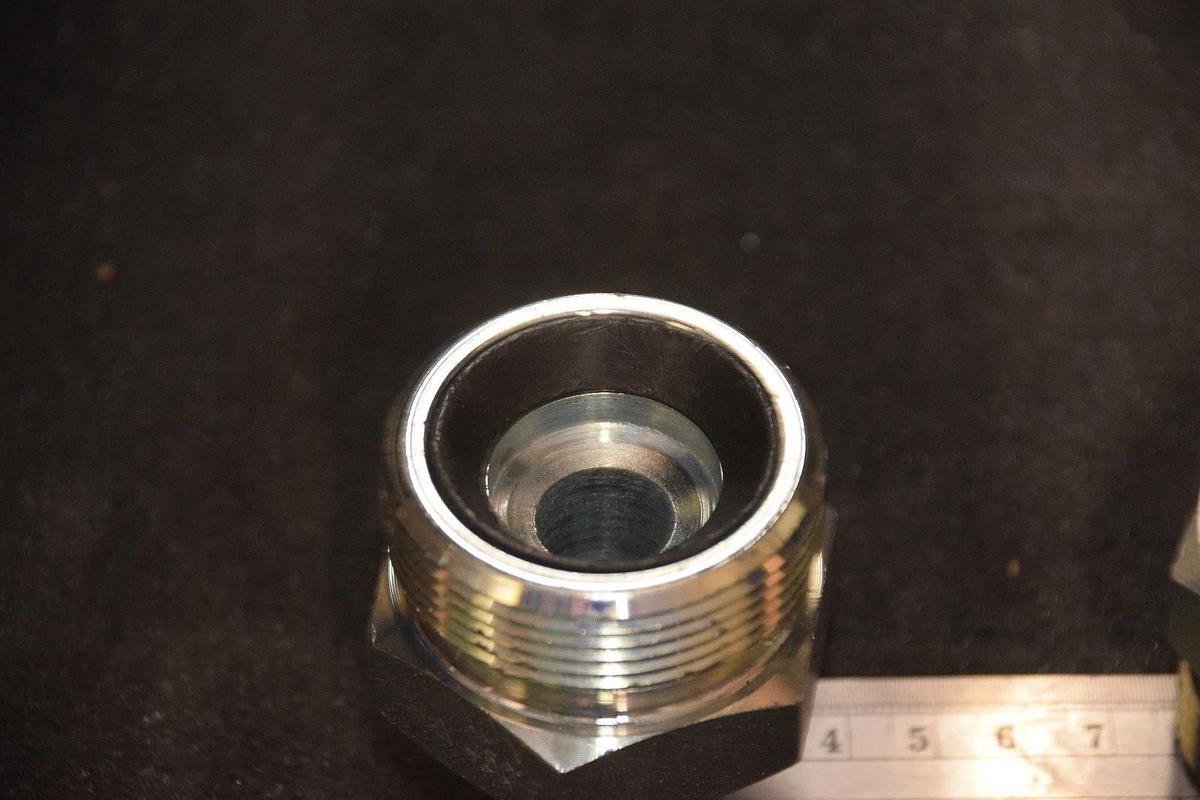 LOT OF (2) DIXON GM8 Boss Ground Joint Seal Male Spud 3/4" NPT X 1-1/2", 0.75"