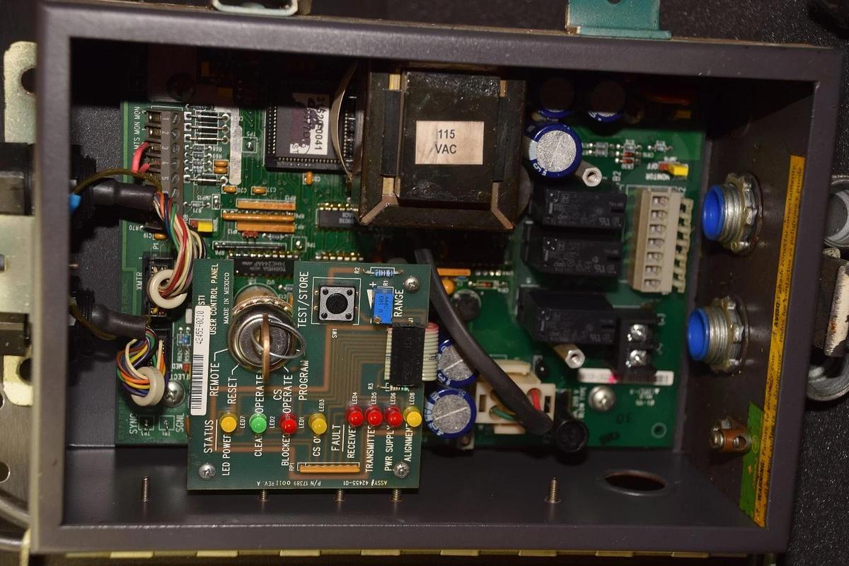 Used STI MiniSafe MS4300B-2 Light Curtain Controller MS4304B-2 43268-0040