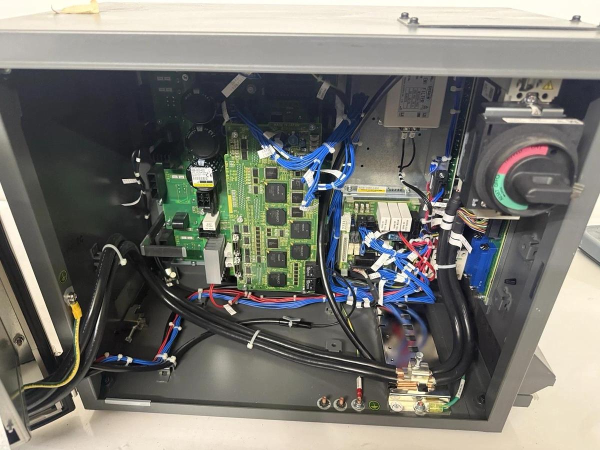 Refurbished Fanuc LR Mate 200iD Industrial Robot Controller A05B-2651-B011, for Robot Arm