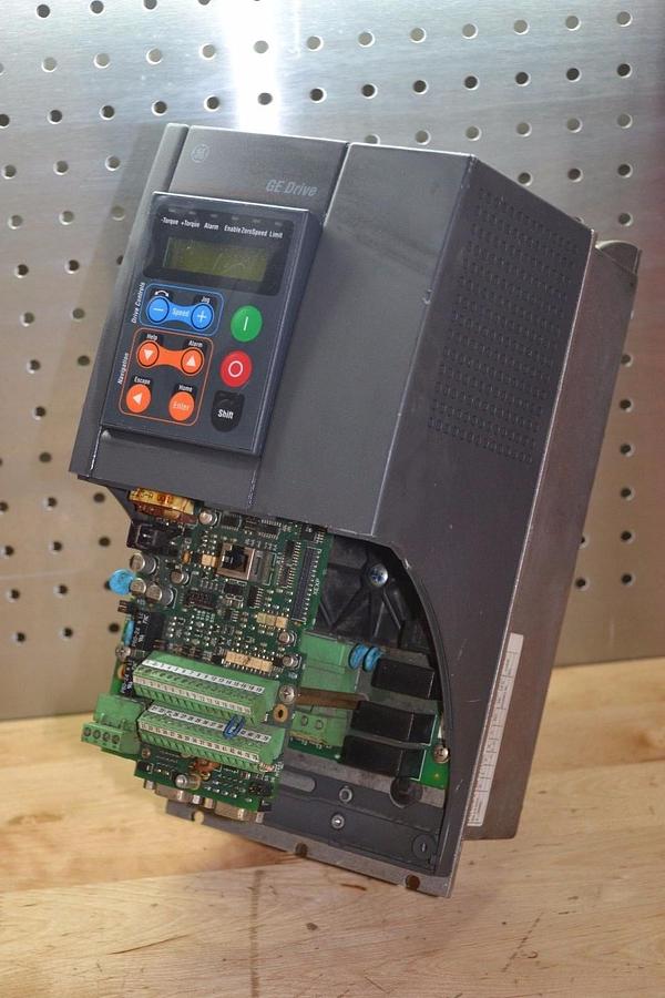 Used GE General Electric inverter drive 6KAVI43005Y1B2 5hp 480v 3ph