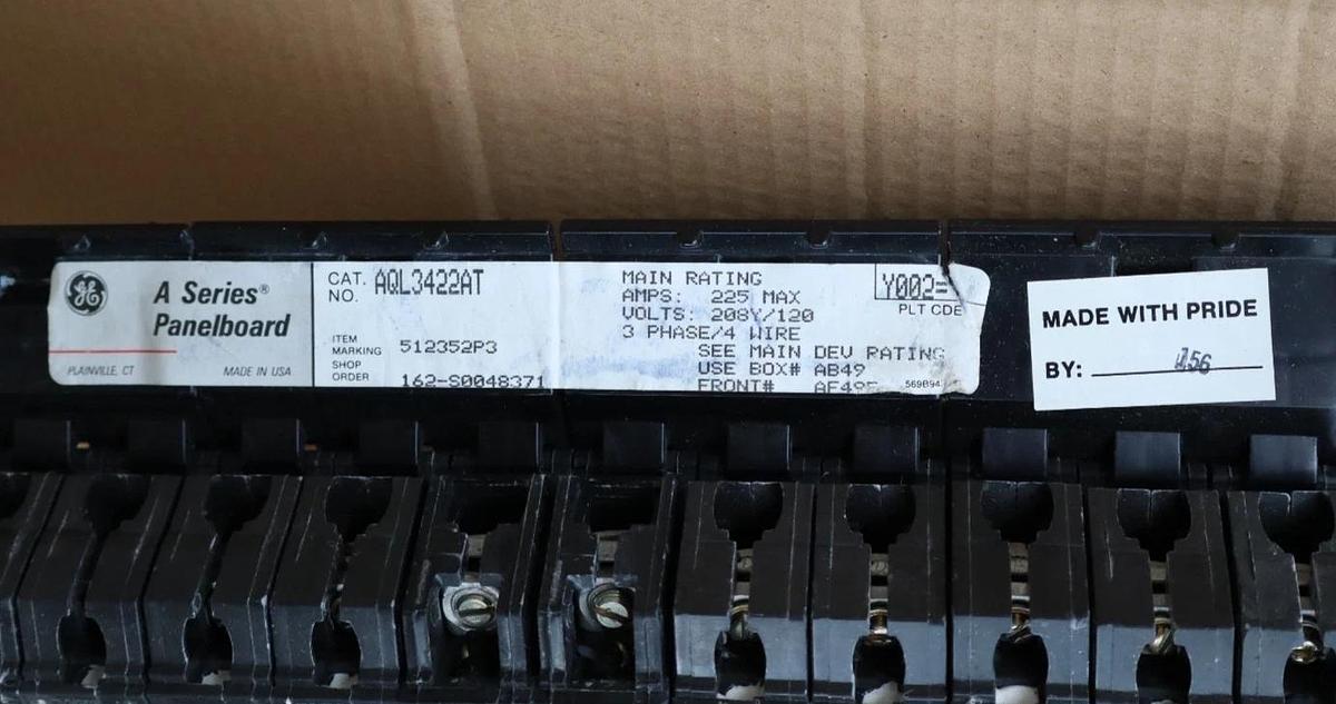 Used General Electric 225A GE A Series Panelboard Interior AQL3422AT 208y/120 3ph 4w