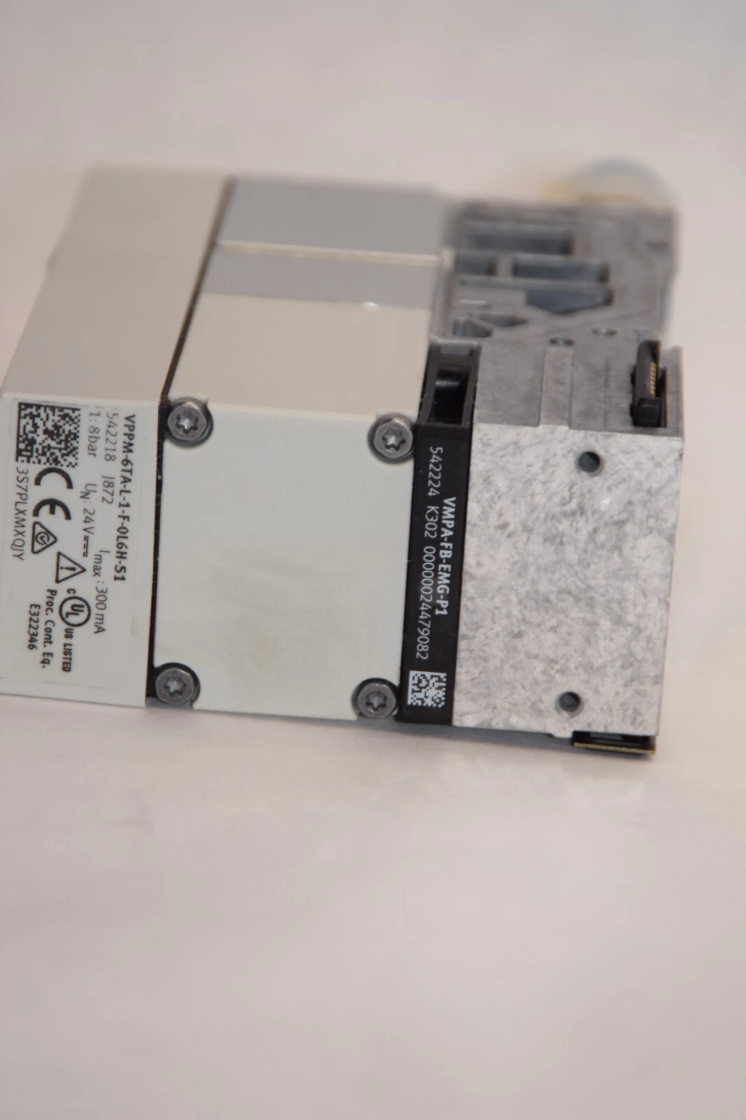 Used FESTO VPPM-6TA-L-1-F-0L6H-S1 , 542218 300mA Pressure Regulator
