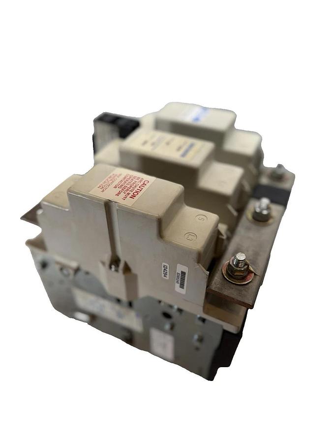 Cutler-Hammer CE15TN3 B1 Magnetic Contactor 600V, 420 Amp 120V coil 420A 1070503