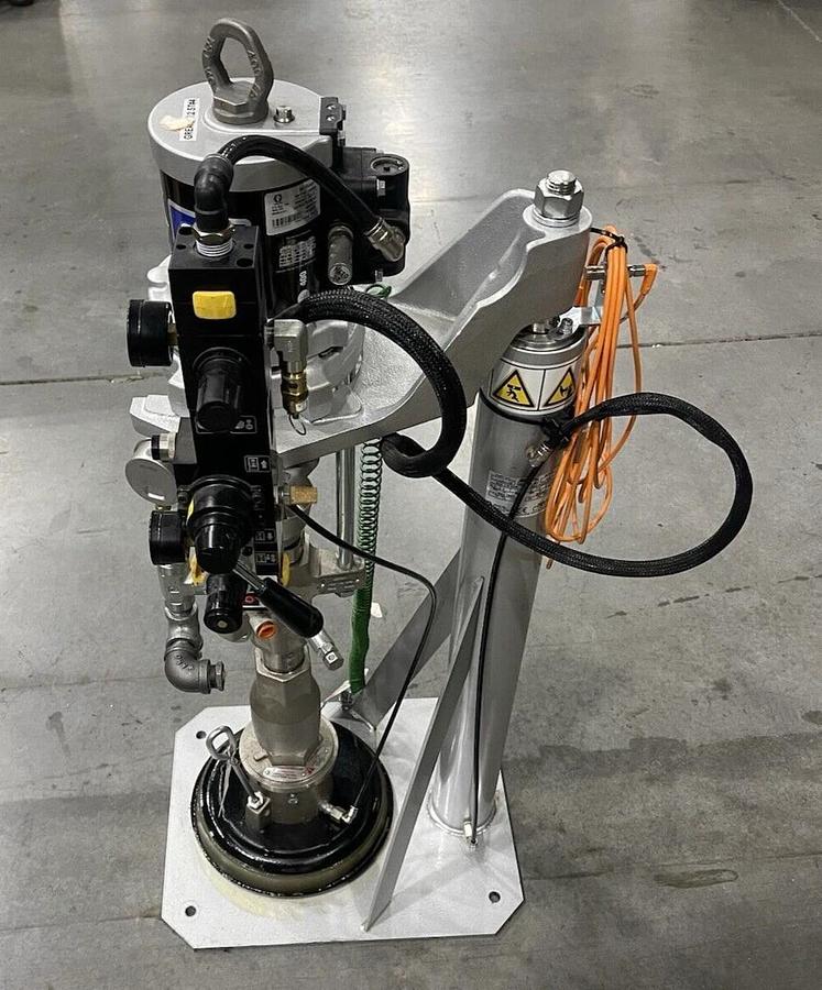 Used Graco Check-Mate C11 60cc, Grease Oil Dispensing Pump, M04LN0 P11LCS, Pump 11:1