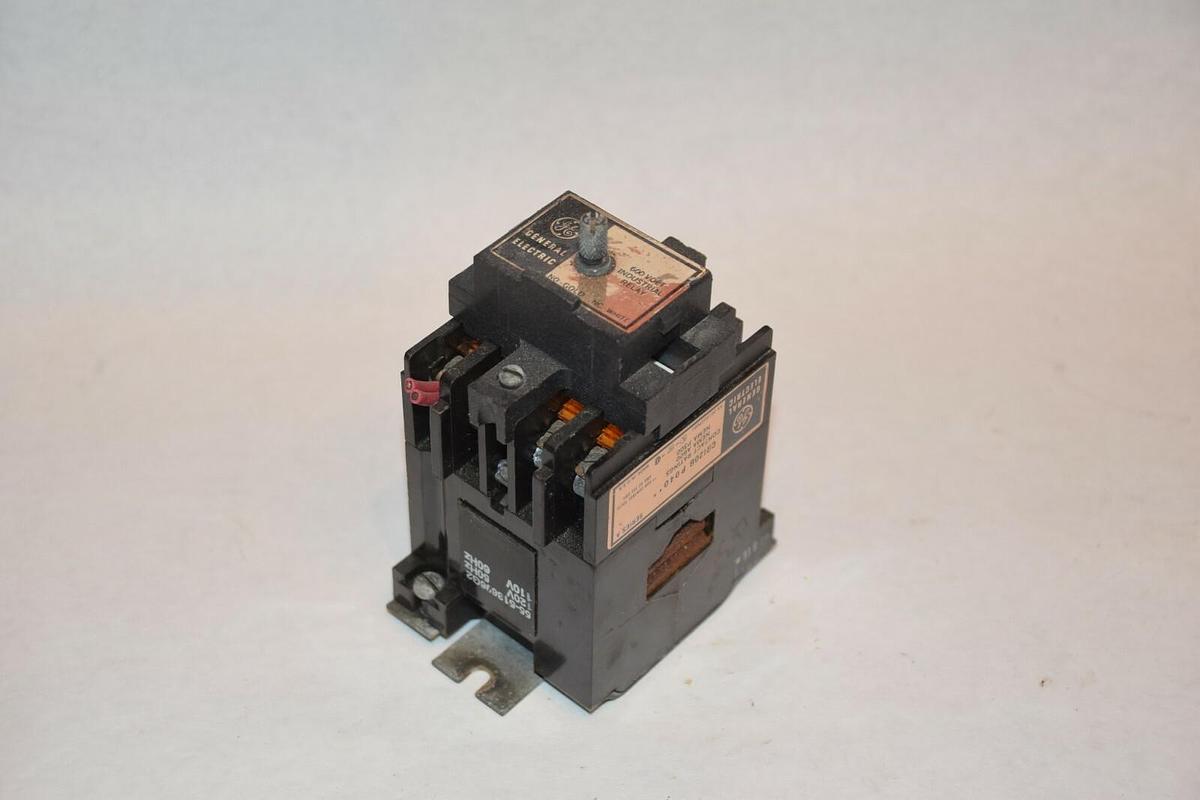 Used GENERAL ELECTRIC CR120B P040 SERIES A 600V INDUSTRIAL RELAY