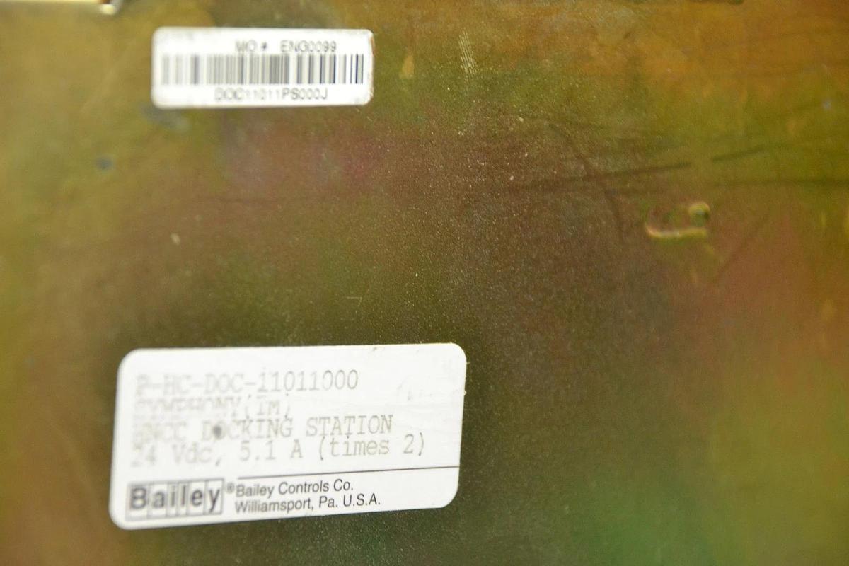 Used BAILEY P-HC-DOC-11011000 SYMPHONY 24VDC 5.1A DOCKING STATION