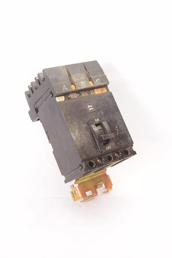 Used SQUARE D FA-36050 FA36050 50A 50 Amp 3P Circuit Breaker *Chip*