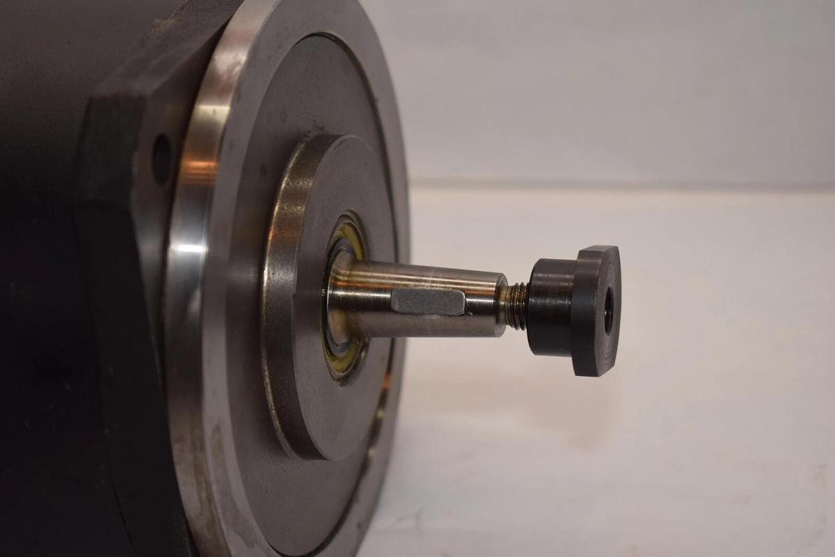 Used Fanuc DC Servo Motor OM A06B-0641-B011  A06B0641B011 2000M 2000rpm