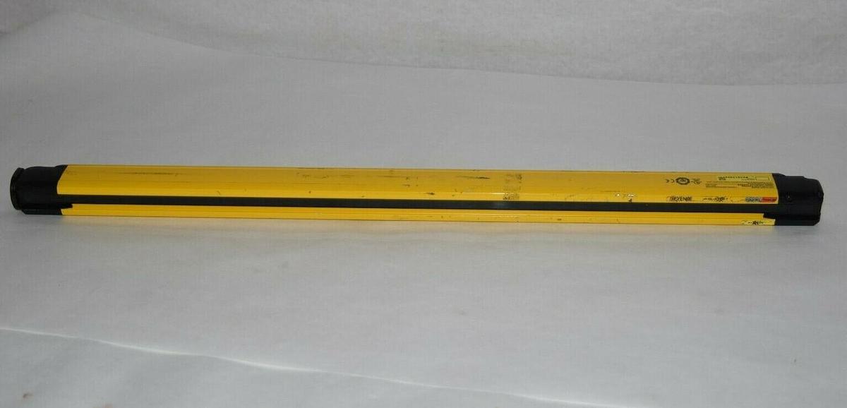 Used KEYENCE GL-R32H-T GLR32HT 24vdc 61mA Class 2 Transmitter Safety Light Curtain