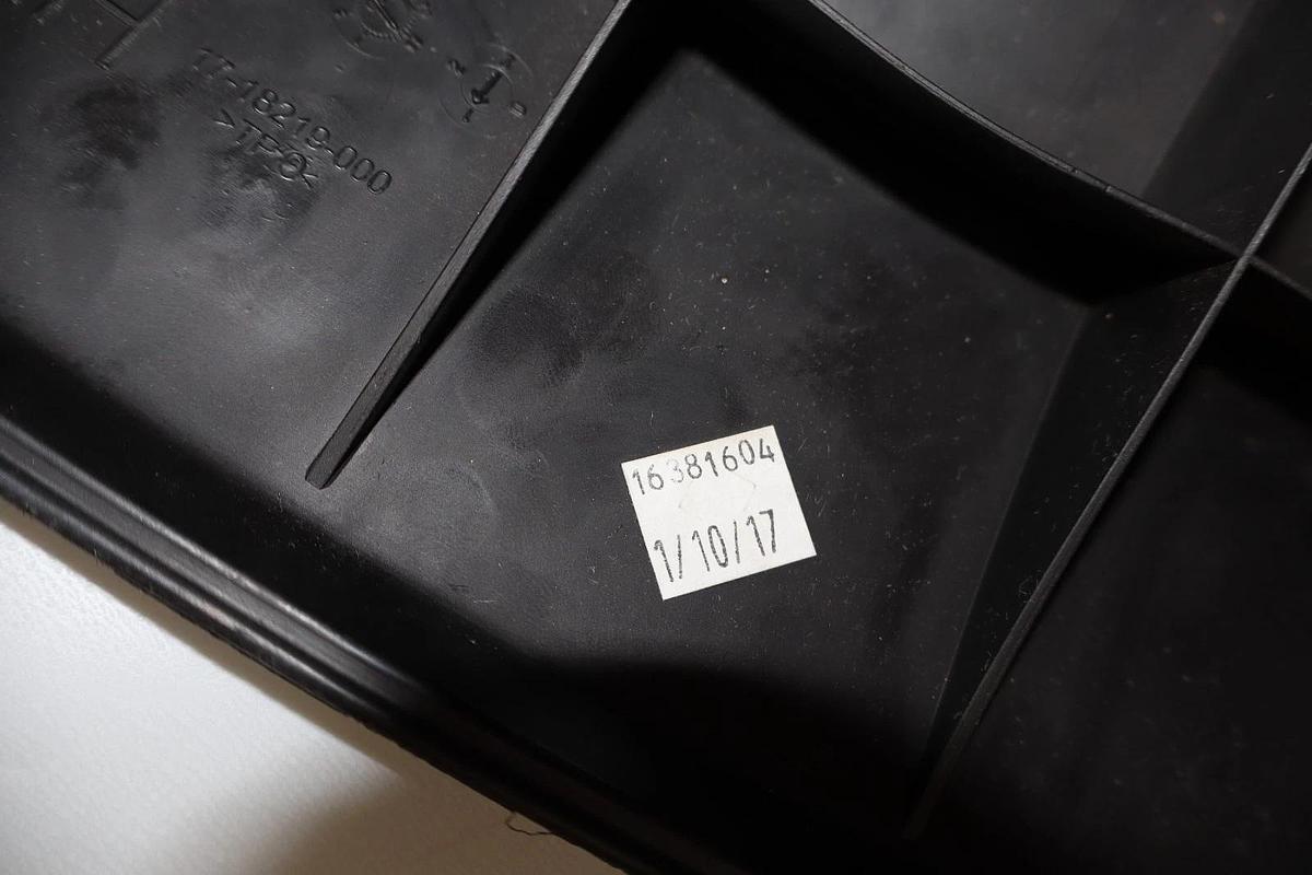 Freightliner M2 LH Hood Extension Fender  17-18219-000-B 1718219000B (New)