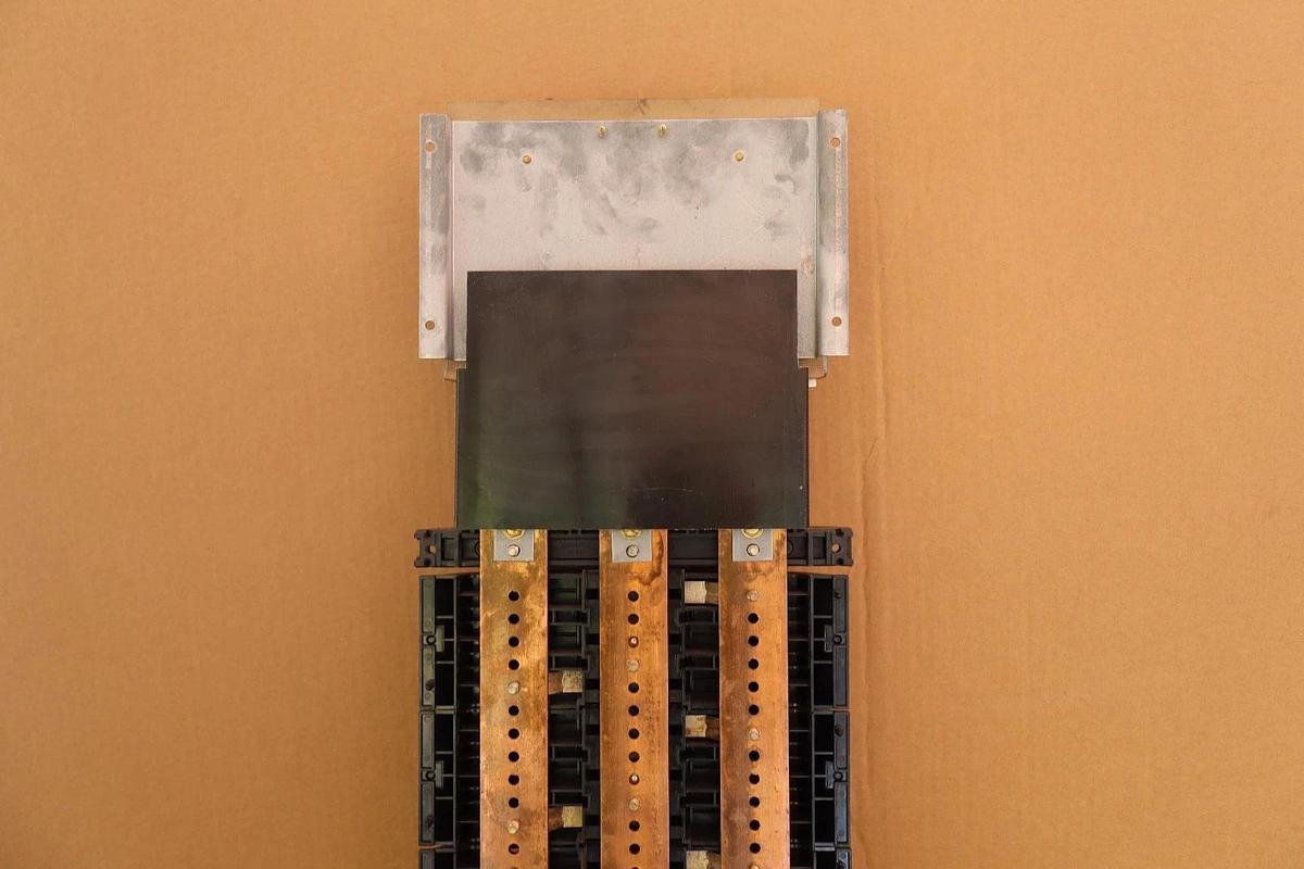 Used General Electric GE 225Amp 3Ph Main Lug Panelboard Back Plate Panel Interior