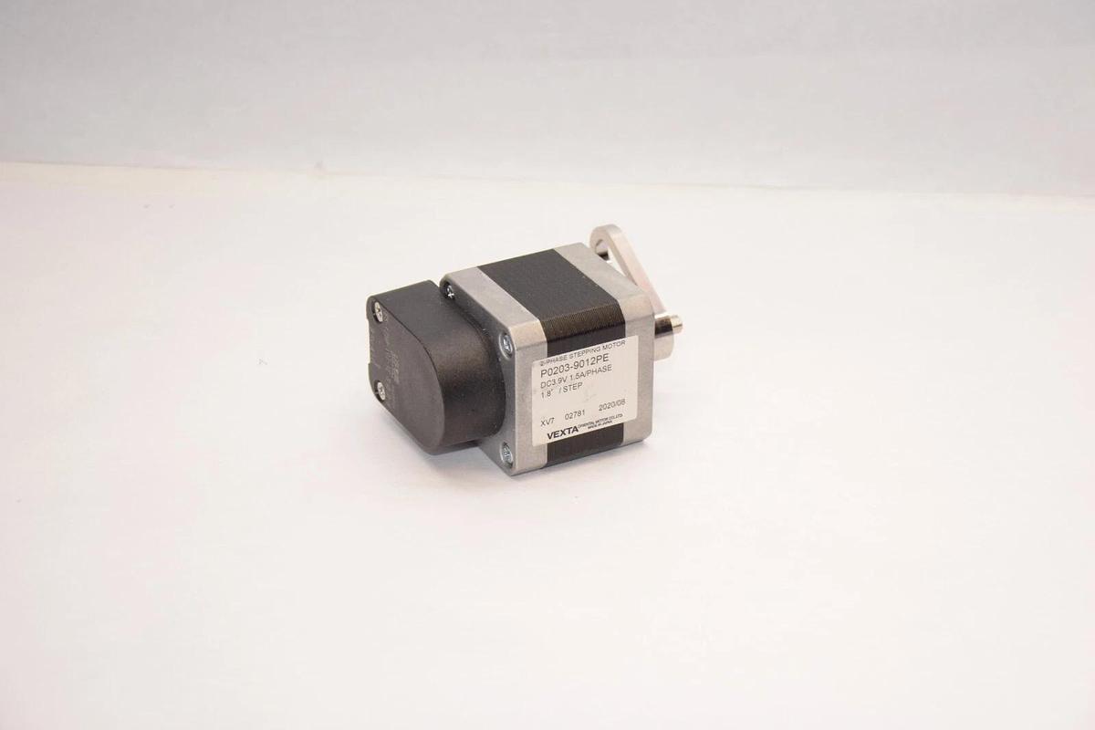 Used VEXTA Oriental 2 phase Stepping Motor P0203-9012PE 3.6v w E5-1250-197-IE-S-D-D-B