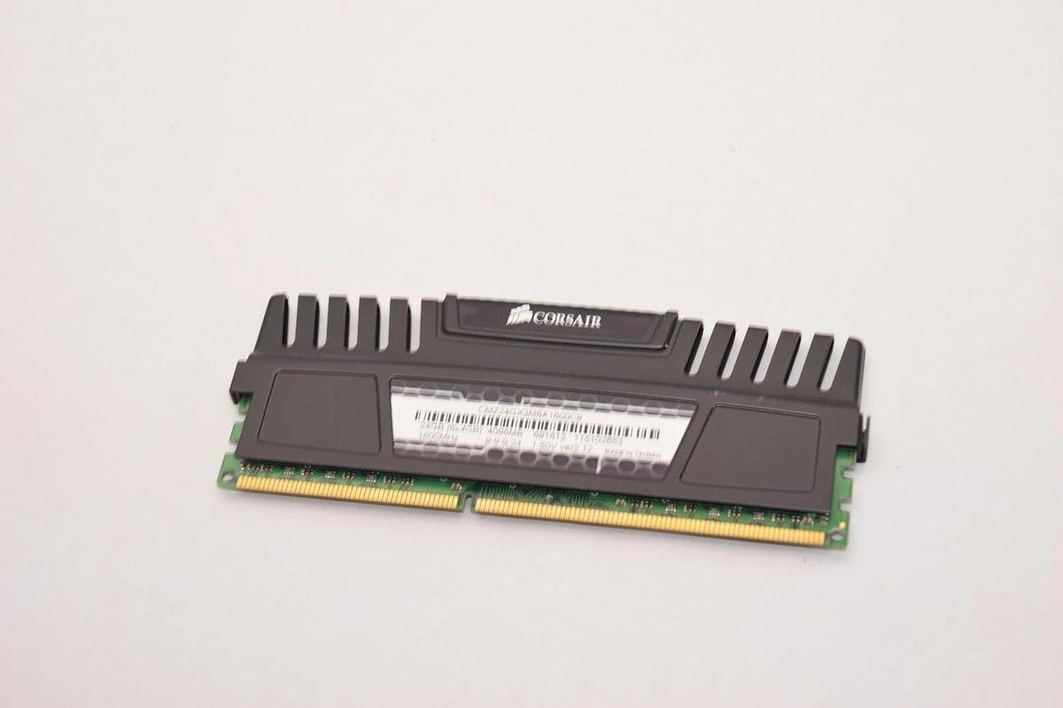 Used CORSAIR CMZ24GX3M6A1600C9 24GB 4096MB 1.50V Vengeance Memory (RAM)