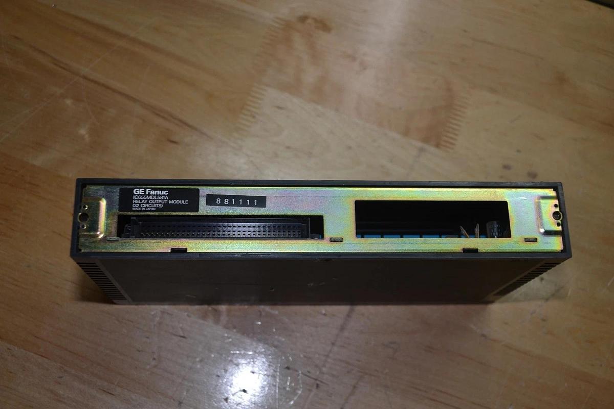 Used GE Fanuc General Electric Relay Output Module IC655MDL581A 32 Circuits