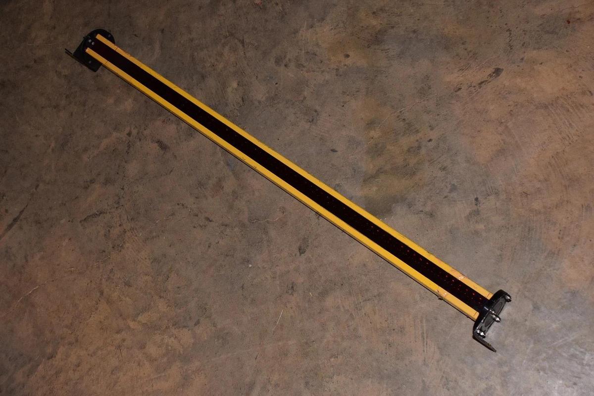 Used STI MINISAFE MS4436BR 42681-0360 0.3-30m RECEIVER SAFETY LIGHT CURTAIN