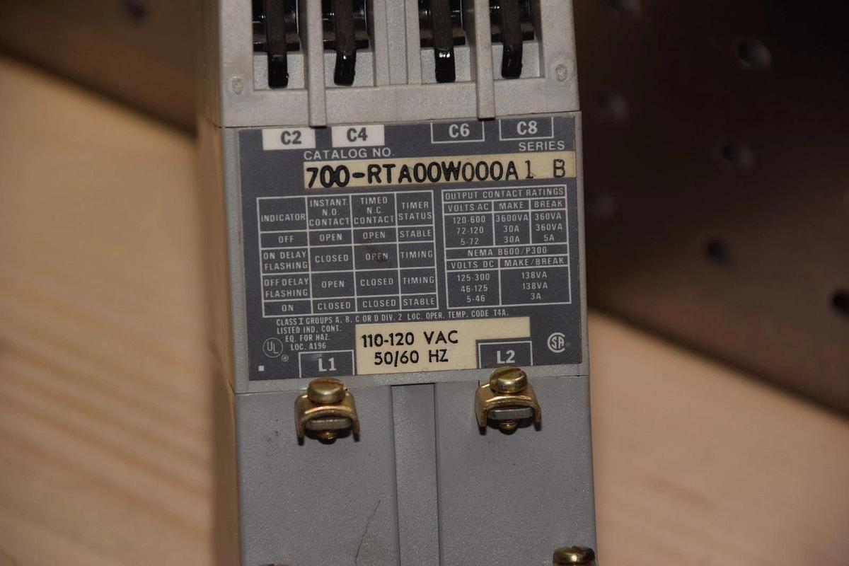 ALLEN BRADLEY 700 Type RT Solid State Timer 700-RTA00W000A1 Ser.B 110-120v Coil