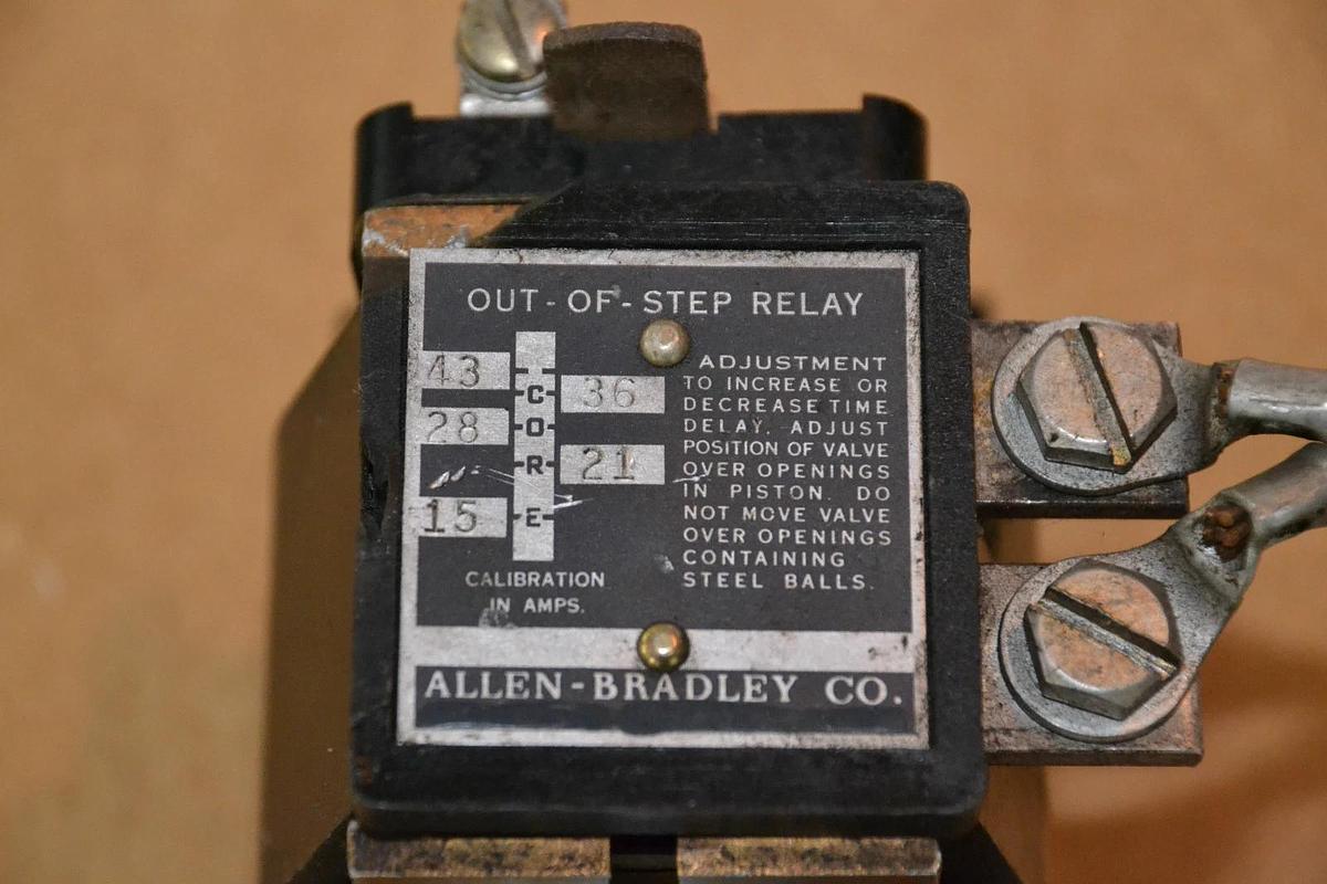 Used ALLEN BRADLEY AB OUT OF STEP RELAY OUT-OF-STEP RELAY 43.0 36.0 28.0 21.0 15.0