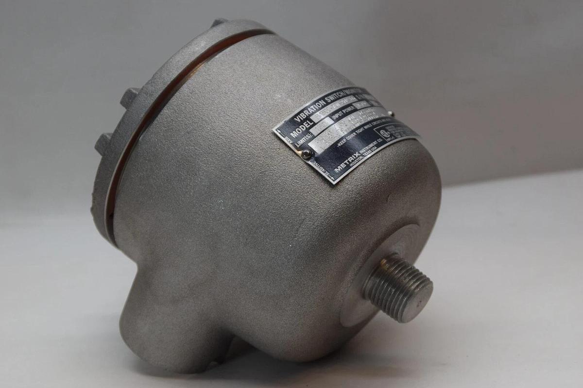 Metrix Vibration Switch Monitor SM6100-7011-2102-105 115vac 1FET (NEW)