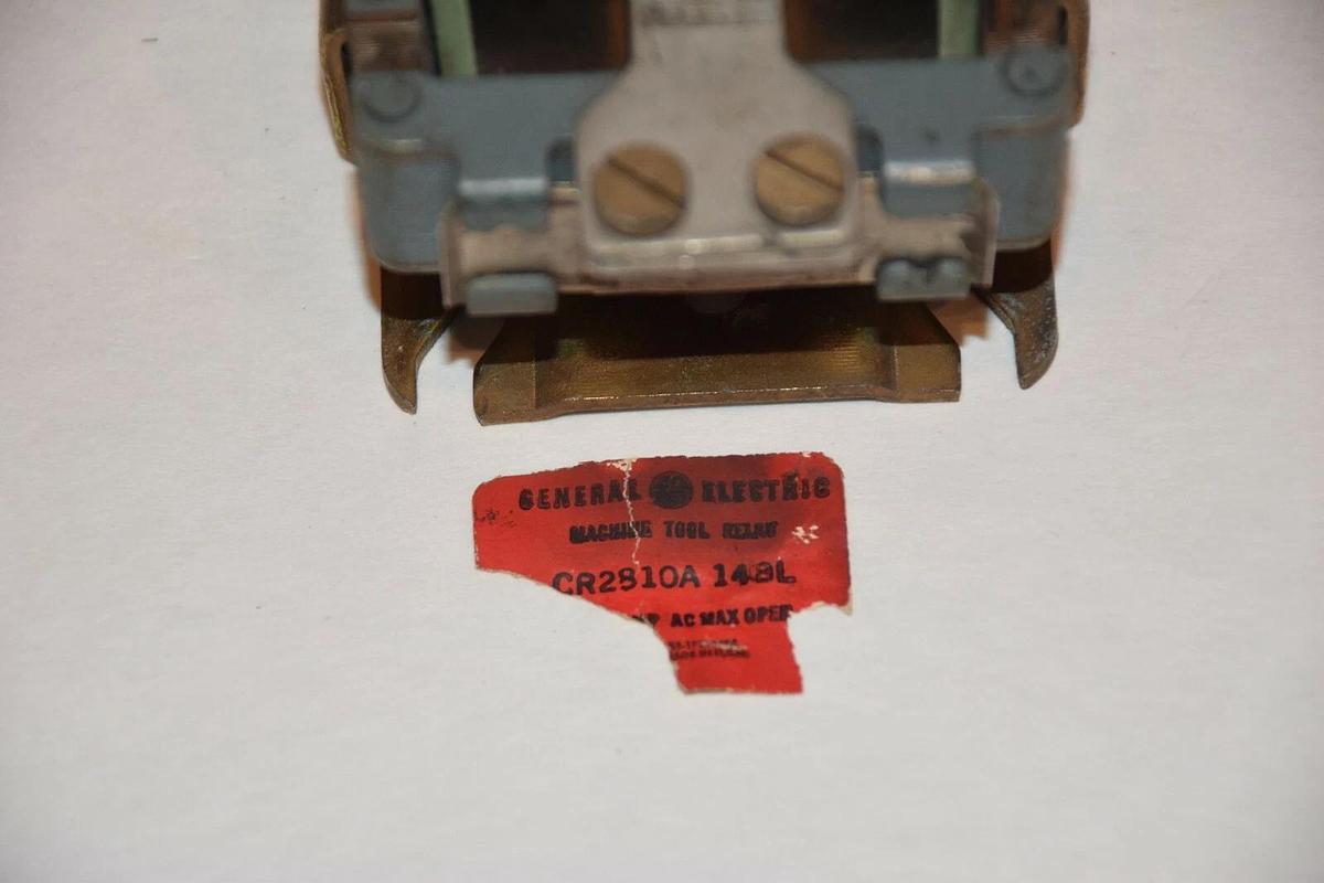 Used GENERAL ELECTRIC CR2810A 14BL 115V 60Hz COIL MACHINE TOOL RELAY