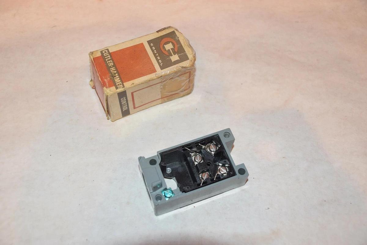 NEW CUTLER HAMMER E50 RAM SERIES A1 LIMIT SWITCH RECEPTACLE