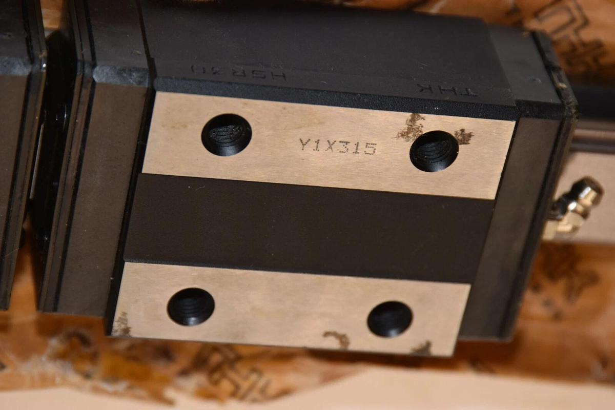 (NEW) THK HSR30R2ZZC0-680L-II 680mm Length 30mm Bar Width Linear Guide