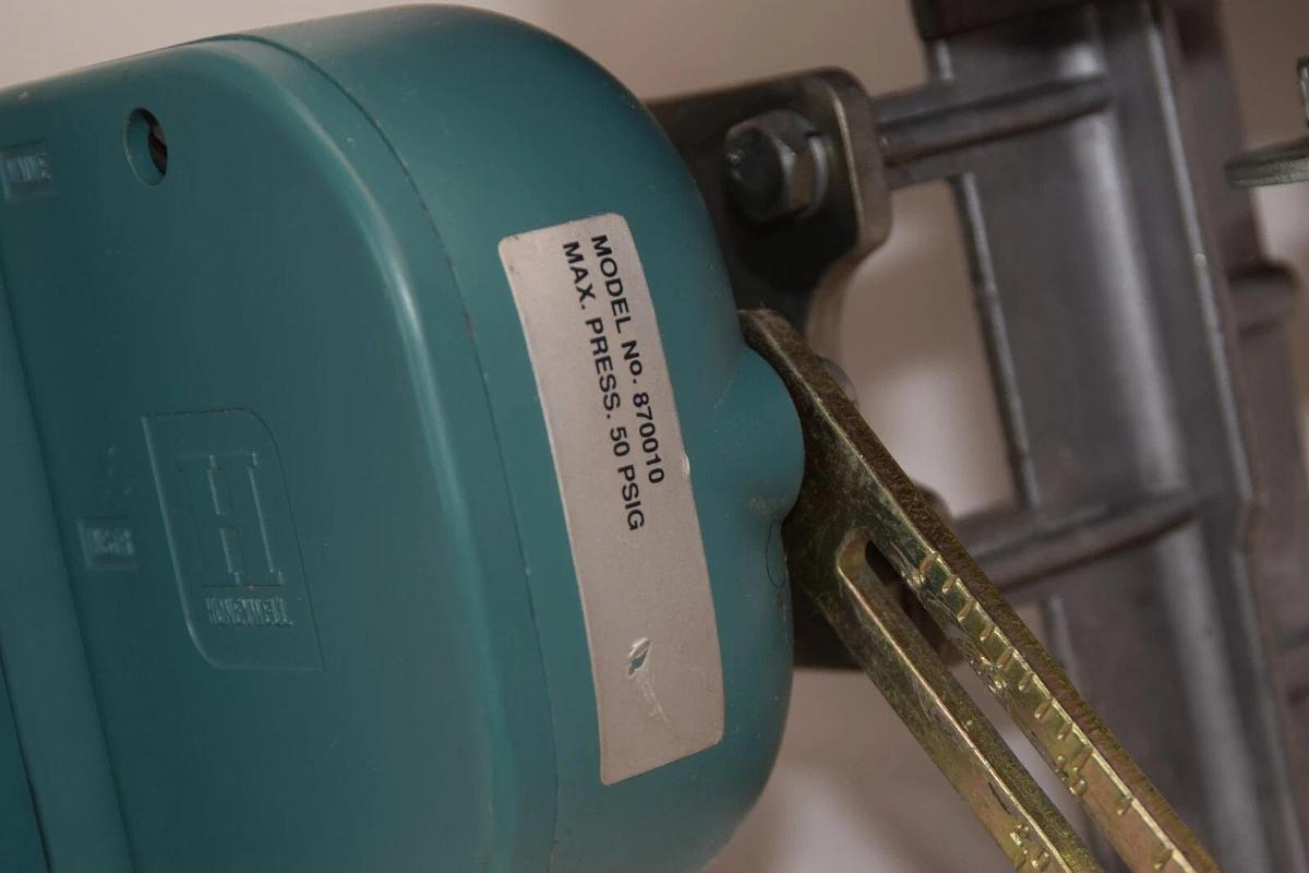 Refurbished HONEYWELL 865H2-GA-0-28-000 05-R 1-1/2" 15 opens 3 closes Valve Actuator