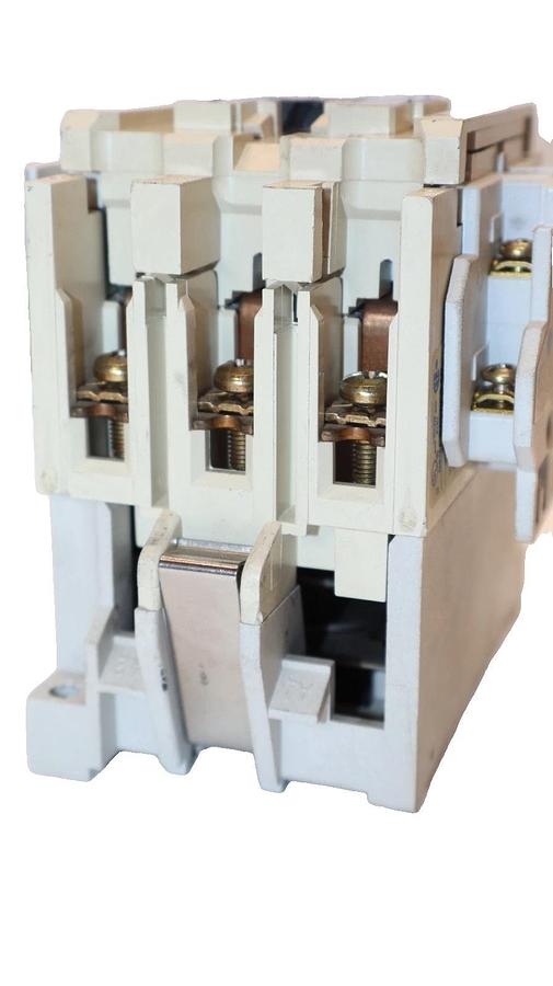 Used Cutler Hammer Motor Starter Ser B1 27A Amp AN16DN0 Size 1 W/ C320KGS1 & C320KGS3