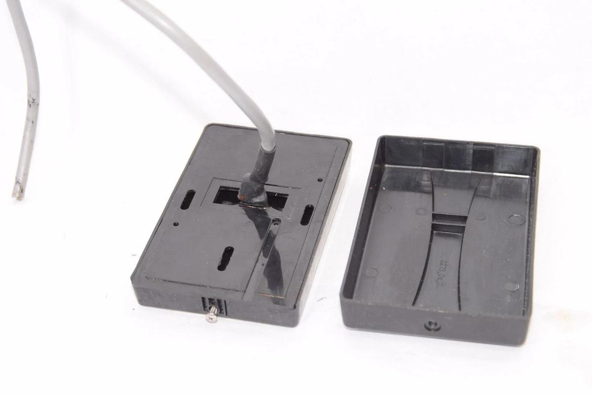 Used XCEEDID XF1500P Card Access System Wall Mount Proximity Reader