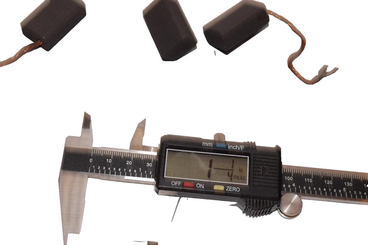 Southern Carbon Motor Brush Brushes 965  1-1/4"x3/4"x1/2"  (Lot of 4 - New)