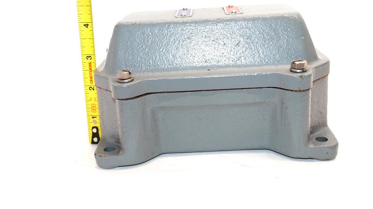 Square D Heavy Duty Control Statation 9001 GW-241 GW241 Series A  (New)