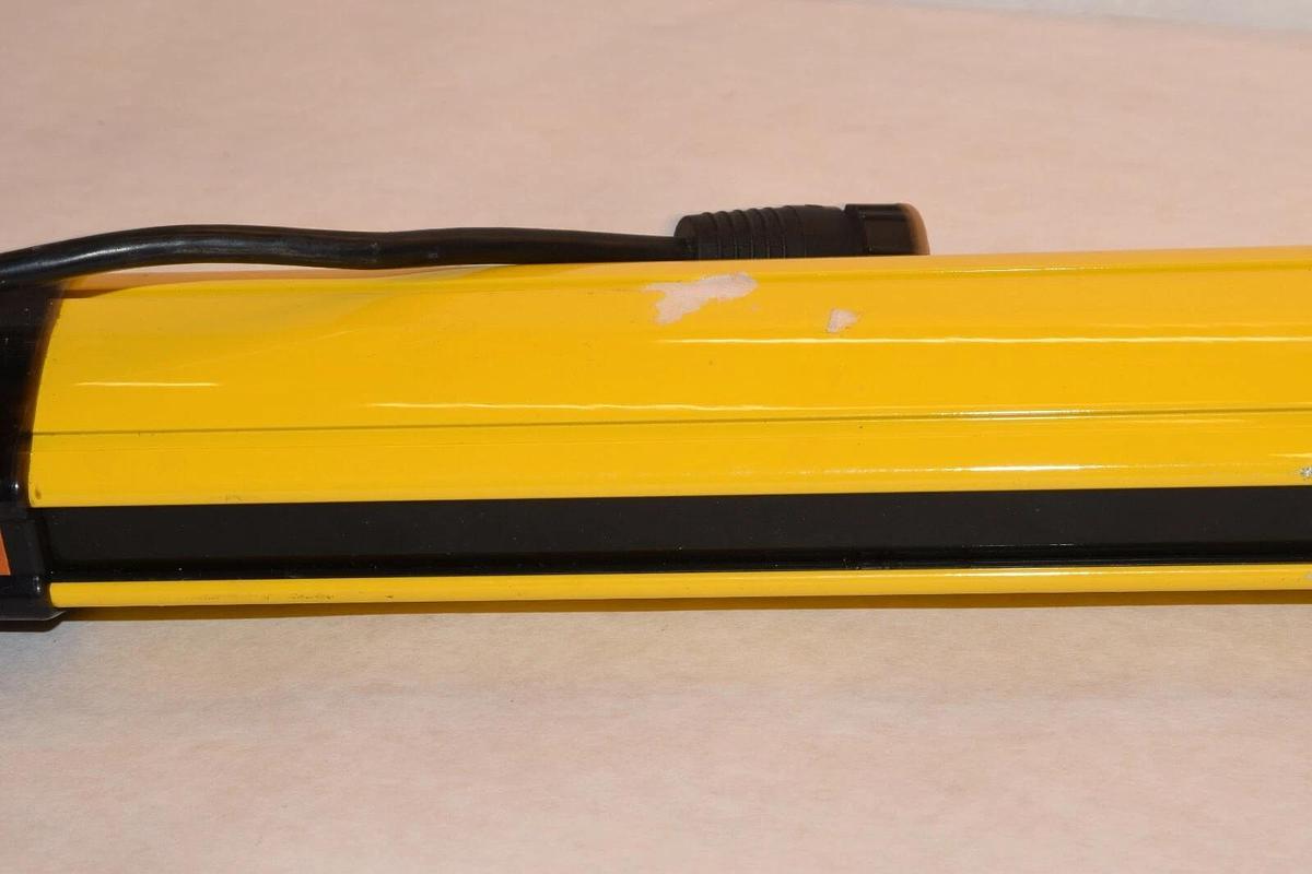 Used Smartscan  Safety Light Curtain T4 050-303 E 24VDC  050 303 E 050303E