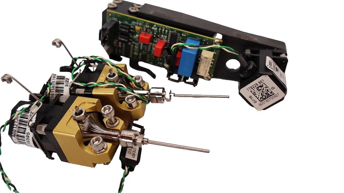 Used SIEMENS 10807504 C-Assembly Transducer W/2 11056462 Assembly Sample Arm