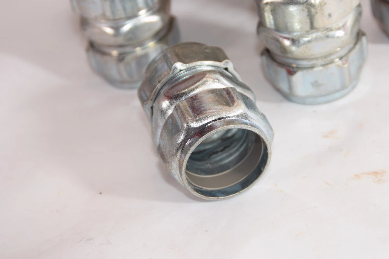 (NEW - Box of 5) T&B 78-6210-05420 1-1/4" EMT Coupling Steel