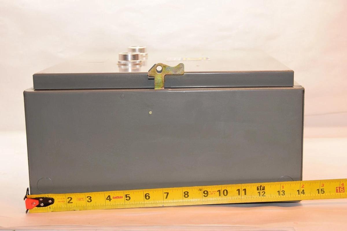 Used SQUARE D 8810 SDG-2 Enclosure w/ Reversing Contactor Size 2 8810 SD0-2  220/240v