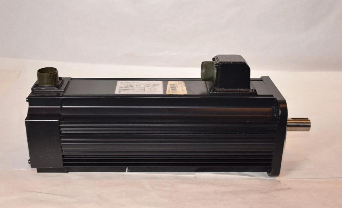 Used Yaskawa AC Servo Motor USAFED-13CA2KE 1.3kW w/ UTOPH-600VB encoder
